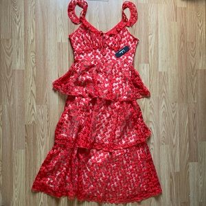 LULU’S RED TIER LACE FLORAL MIDI DRESS